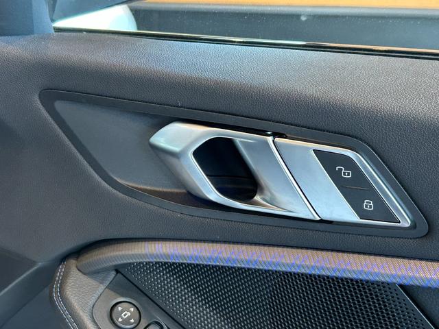 １シリーズ １１８ｄ　Ｍスポーツ　ｉＤｒｉｖｅナビゲーションＰＫＧ　コンフォートＰＫＧ　ＭスポーツプラスＰＫＧ　ＴＶ　ＬＥＤヘッドライト　１８インチＡＷ　Ｍスポーツシート　Ｍスポーツブレーキ　コンフォートアクセス　パワーバックドア（37枚目）