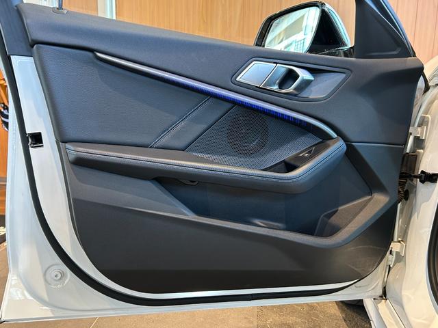 １シリーズ １１８ｄ　Ｍスポーツ　ｉＤｒｉｖｅナビゲーションＰＫＧ　コンフォートＰＫＧ　ＭスポーツプラスＰＫＧ　ＴＶ　ＬＥＤヘッドライト　１８インチＡＷ　Ｍスポーツシート　Ｍスポーツブレーキ　コンフォートアクセス　パワーバックドア（56枚目）