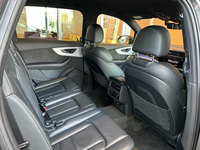 ＬＩＢＥＲＡＬＡでは輸入車でも最長１０年間の保証がご選択頂けます。「中古車は不安」というお客様の声にお応えし、お客様の安心安全のために業界最長の保証を実現致しました。