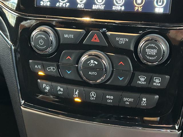 ジープ・グランドチェロキー ＷＫ　１０ｔｈアニバーサリーエディション　ＡＣＣ　ＬＫＡ　ＢＳＭ　純正ナビ　ＴＶ　フロント／サイド／バックカメラ　黒革　エアシート　シートヒーター　パワーシート　ＬＥＤヘッドライト　１８インチＡＷ　スマートキー　パワーバックドア　ワンオーナー（20枚目）