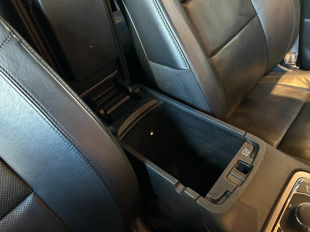 ジープ・グランドチェロキー ＷＫ　１０ｔｈアニバーサリーエディション　ＡＣＣ　ＬＫＡ　ＢＳＭ　純正ナビ　ＴＶ　フロント／サイド／バックカメラ　黒革　エアシート　シートヒーター　パワーシート　ＬＥＤヘッドライト　１８インチＡＷ　スマートキー　パワーバックドア　ワンオーナー（26枚目）