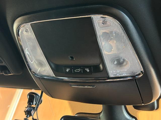 ジープ・グランドチェロキー ＷＫ　１０ｔｈアニバーサリーエディション　ＡＣＣ　ＬＫＡ　ＢＳＭ　純正ナビ　ＴＶ　フロント／サイド／バックカメラ　黒革　エアシート　シートヒーター　パワーシート　ＬＥＤヘッドライト　１８インチＡＷ　スマートキー　パワーバックドア　ワンオーナー（38枚目）