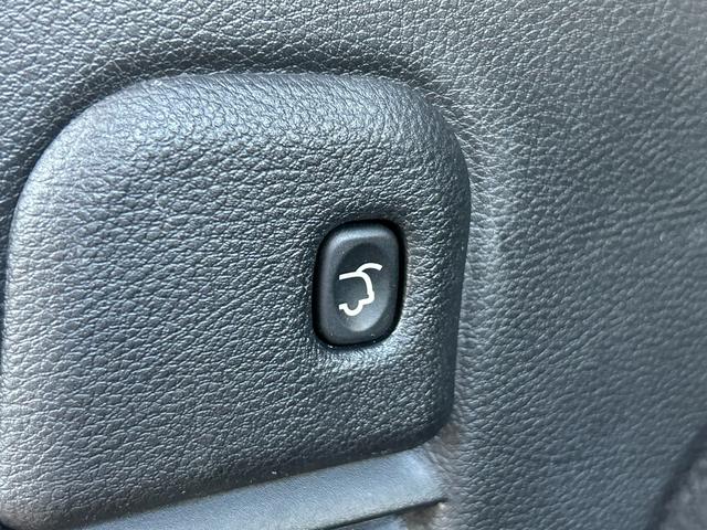 ジープ・グランドチェロキー ＷＫ　１０ｔｈアニバーサリーエディション　ＡＣＣ　ＬＫＡ　ＢＳＭ　純正ナビ　ＴＶ　フロント／サイド／バックカメラ　黒革　エアシート　シートヒーター　パワーシート　ＬＥＤヘッドライト　１８インチＡＷ　スマートキー　パワーバックドア　ワンオーナー（57枚目）