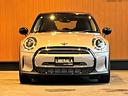 外装は目立った傷もなく良好な状態に保たれております!外装色は、MINI特有のルーフトップ・グレー・メタリックです!