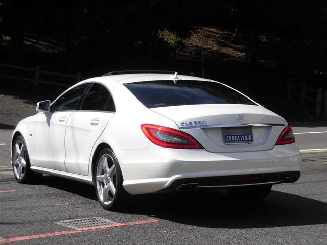 ＣＬＳ３５０ブルーエフィシェンシＡＭＧスポーツパケジ　正規輸入車　１オーナー　サンルーフ　黒革　ナビＴＶ　Ｂカメラ　コーナーセンサー　クルーズコントロール　キーレスゴー　パワートランク　記録簿(8枚目)