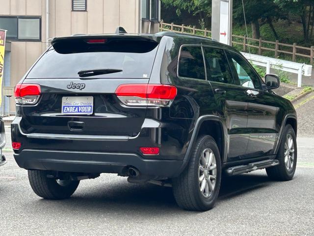 ジープ・グランドチェロキー ラレード　後期モデル　バネサス　ナビ　ブルートゥース　Ｂカメラ　スマートキー　禁煙車　クルーズコントロール　サイドステップ　パドルシフト（8枚目）