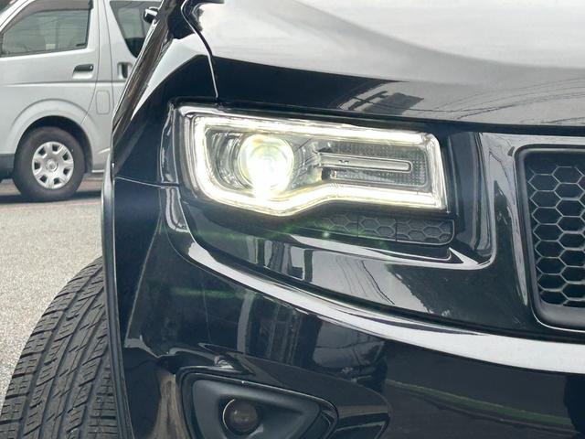 ジープ・グランドチェロキー ラレード　後期モデル　バネサス　ナビ　ブルートゥース　Ｂカメラ　スマートキー　禁煙車　クルーズコントロール　サイドステップ　パドルシフト（33枚目）