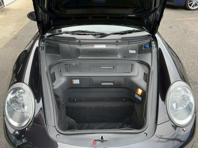 ９１１ ９１１カレラＳ　カレラＳ　サンルーフ　黒革　クルーズコントロール　シートヒーター　Ｂカメラ　フルセグＴＶ　ナビ　ＥＴＣ　記録簿　スペアキー　禁煙（13枚目）
