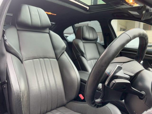 Ｍ５ Ｍ５　サンルーフ　黒革　パワーシート　シートヒーター　ベンチレーション　ヘッドアップディスプレイ　トップビューカメラ　ＥＴＣ　記録簿（17枚目）
