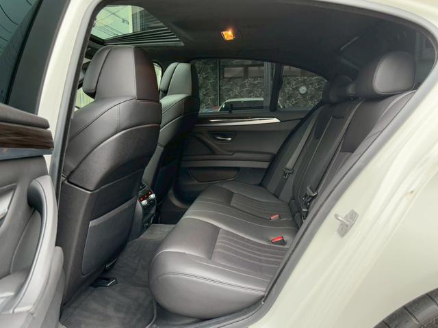 Ｍ５ Ｍ５　サンルーフ　黒革　パワーシート　シートヒーター　ベンチレーション　ヘッドアップディスプレイ　トップビューカメラ　ＥＴＣ　記録簿（21枚目）