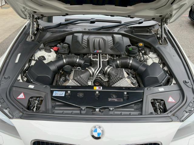 Ｍ５ Ｍ５　サンルーフ　黒革　パワーシート　シートヒーター　ベンチレーション　ヘッドアップディスプレイ　トップビューカメラ　ＥＴＣ　記録簿（45枚目）