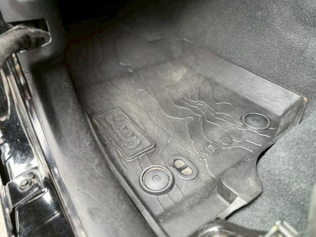 ジープ・ラングラーアンリミテッド ウィリス 100台限定車 スマートキー Bカメラ ブルートゥース クルーズコントロール オートエアコン ETC!(34枚目)