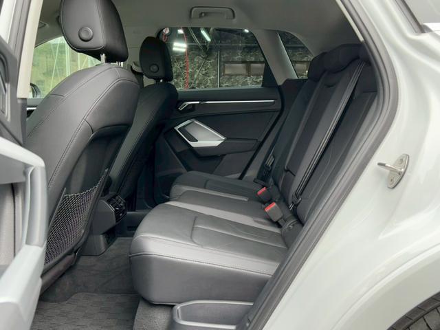 運転席、助主席共にパワーシート装備です！