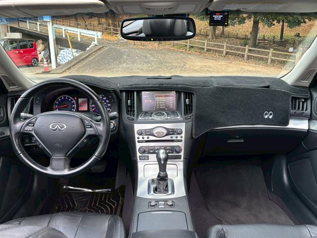 G37 ベースグレード コンバーチブル カーFAX シートヒーター ベンチレーション Bカメラ クルーズコントロール 禁煙(3枚目)