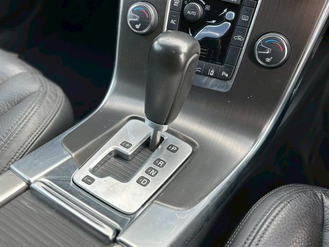 Ｖ６０ Ｔ４　ユーザー様買取車　クルーズコントロール　パワーシート　シートヒーター　ナビ　ＴＶ　ＥＴＣ　スペアキー（23枚目）