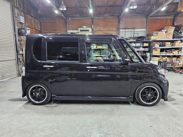 タント カスタムＸ　ローダウン　後期　Ｂｌｕｅｔｏｏｔｈ接続　フルセグ　ＥＴＣ　エコアイドル　スマートキー　パワスラ　足元イルミ　ピラーレス　フルフラットシート　シートカバー　オートエアコン　ルームクリーニング済み（15枚目）