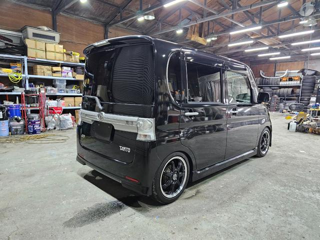 タント カスタムＸ　ローダウン　後期　Ｂｌｕｅｔｏｏｔｈ接続　フルセグ　ＥＴＣ　エコアイドル　スマートキー　パワスラ　足元イルミ　ピラーレス　フルフラットシート　シートカバー　オートエアコン　ルームクリーニング済み（16枚目）