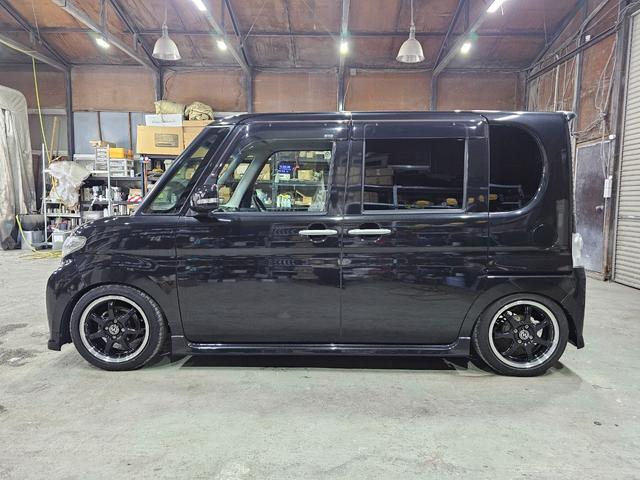 タント カスタムＸ　ローダウン　後期　Ｂｌｕｅｔｏｏｔｈ接続　フルセグ　ＥＴＣ　エコアイドル　スマートキー　パワスラ　足元イルミ　ピラーレス　フルフラットシート　シートカバー　オートエアコン　ルームクリーニング済み（19枚目）