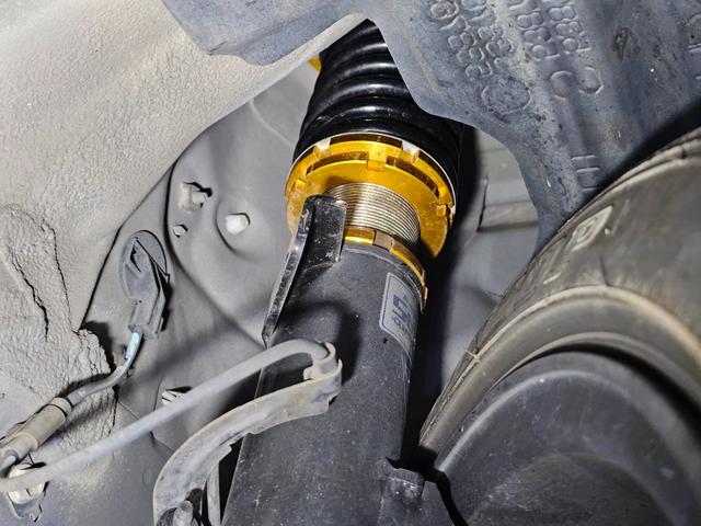 タント カスタムＸ　ローダウン　後期　Ｂｌｕｅｔｏｏｔｈ接続　フルセグ　ＥＴＣ　エコアイドル　スマートキー　パワスラ　足元イルミ　ピラーレス　フルフラットシート　シートカバー　オートエアコン　ルームクリーニング済み（32枚目）