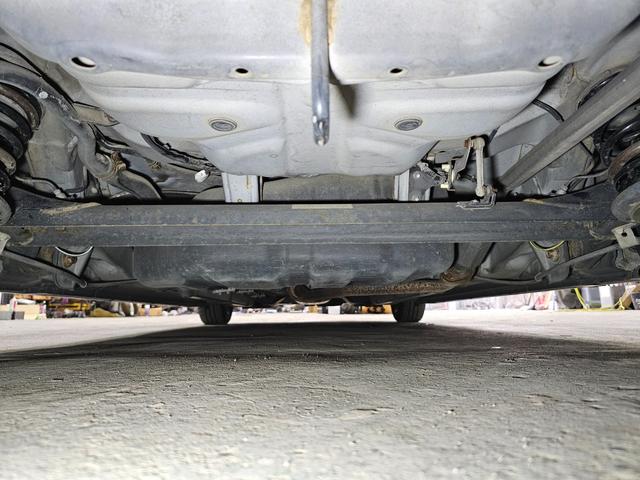 タント カスタムＸ　ローダウン　後期　Ｂｌｕｅｔｏｏｔｈ接続　フルセグ　ＥＴＣ　エコアイドル　スマートキー　パワスラ　足元イルミ　ピラーレス　フルフラットシート　シートカバー　オートエアコン　ルームクリーニング済み（37枚目）