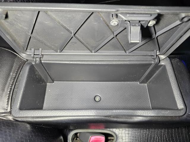 タント カスタムＸ　ローダウン　後期　Ｂｌｕｅｔｏｏｔｈ接続　フルセグ　ＥＴＣ　エコアイドル　スマートキー　パワスラ　足元イルミ　ピラーレス　フルフラットシート　シートカバー　オートエアコン　ルームクリーニング済み（51枚目）