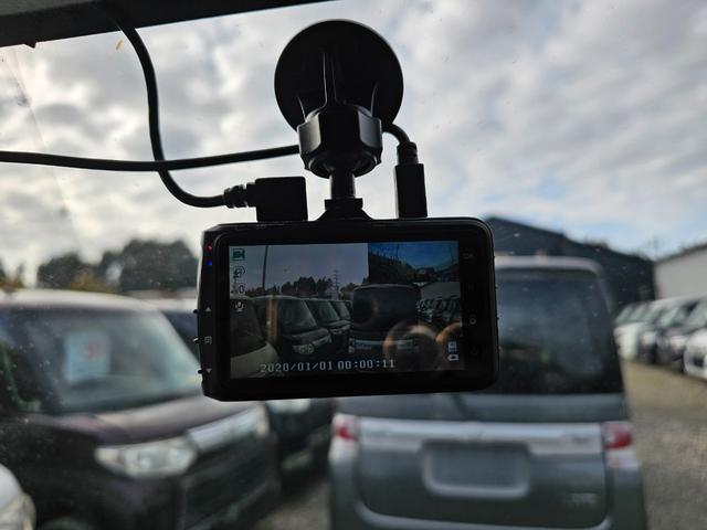 スペーシアカスタム Ｊスタイル　特別仕様車　ドラレコ前後　Ｂｌｕｅｔｏｏｔｈ　Ｂカメラ　フルセグ　ＥＴＣ　スマートキー２つ　両側パワスラ　衝突軽減　アイドリングストップ　　ＯＨコンソール　前２席シートヒーター　車検Ｒ８　５月まで（3枚目）