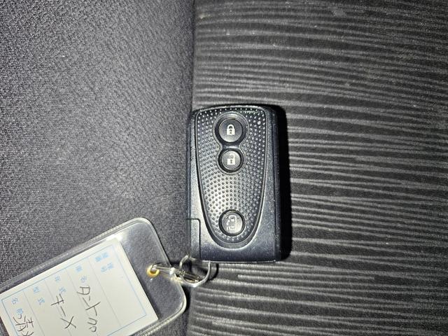 スマートキーからも開閉可能でお買い物等から戻ってきた際、１０メートル先位から遠隔で開けられます！