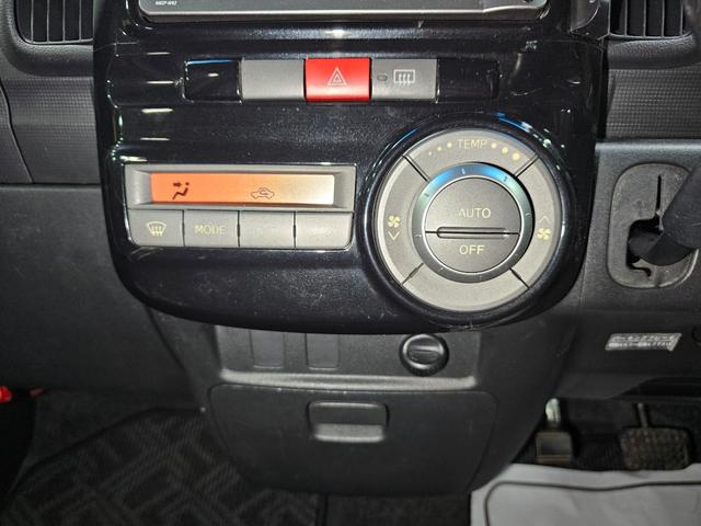 快適オートエアコン！！冷暖房もちろん使用可能です！！