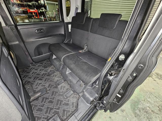 リアシート、ほとんど使用感がなく大変綺麗です！！