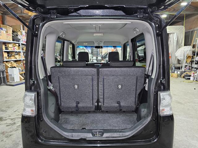 広々トランクルーム。