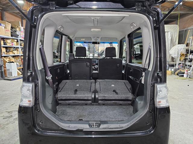 リアシートを倒すと荷物もたくさん載せられます！！