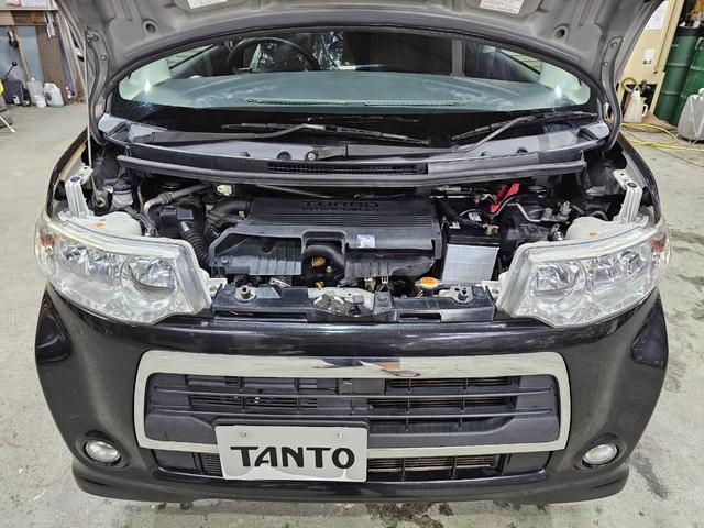 エンジンルーム内は、ひどいオイル漏れもなく綺麗です！