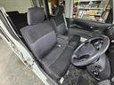 ベンチシートなので、軽自動車でもゆったりしてます。