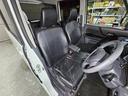ベンチシートなので、軽自動車でもゆったりしてます。