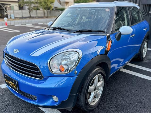 クーパー クロスオーバー 禁煙車 カロッツェリアETC 車内外ドラレコ プッシュスタート 純正16インチアルミ グリル・サイドマーカーカバー艶ありブラックペイント済 ブルーxホワイトツートン ルーフレール 電動格納ミラー(9枚目)
