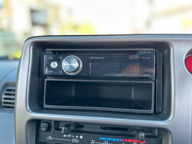 サンバーバン ＶＣターボ　インタークーラーターボ　オーバーヘッドコンソール　両側スライドドア　ＣＤデッキ　ＡＭ／ＦＭ　Ｂｌｕｅｔｏｏｔｈ　１２インチアルミホイール　キーレス　電動格納ミラー　ウインドーバイザー　ＥＴＣ（45枚目）