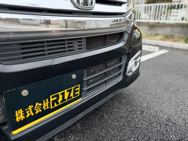 Ｎ－ＷＧＮカスタム Ｇ・ターボパッケージ　全国対応１年保証付　禁煙車　半革シート　衝突軽減ブレーキ　ターボ　パドルシフト　クルコン　プッシュスタート　スマートキ　フルオートエアコン　ＨＩＤヘッドライト　フルエアロ　１４インチアルミ　ローダウン（30枚目）