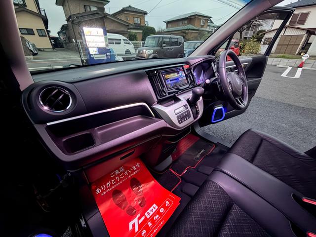 Ｎ－ＷＧＮカスタム Ｇ・ターボパッケージ　全国対応１年保証付　禁煙車　半革シート　衝突軽減ブレーキ　ターボ　パドルシフト　クルコン　プッシュスタート　スマートキ　フルオートエアコン　ＨＩＤヘッドライト　フルエアロ　１４インチアルミ　ローダウン（70枚目）