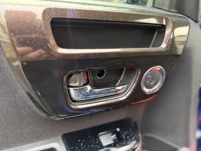 N-BOXカスタム G・Lホンダセンシング 青/黒ツートンカラー モデューロ14インチホイール 純正OP8インチインターナビ 地デジTV Bluetooth バックカメラ フルオートエアコン 両側パワースライドドア ビルトインETC クルコン(40枚目)