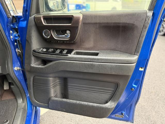 N-BOXカスタム G・Lホンダセンシング 青/黒ツートンカラー モデューロ14インチホイール 純正OP8インチインターナビ 地デジTV Bluetooth バックカメラ フルオートエアコン 両側パワースライドドア ビルトインETC クルコン(70枚目)
