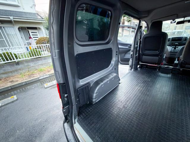 NV200バネットバン DX 禁煙車 キーレス 両側スライドドア ドライブレコーダー CDデッキ エアコン ETC ヘッドライトレベライザー リアフルフラット ウッドボード/ラバーマット パワーウインドー スモークフィルム(67枚目)