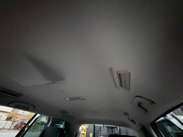 MPV 23C スポーティパッケージ Uスタイル 禁煙車 両側パワースライドドア 純正OPナビ バックカメラ HIDヘッドライト フォグ ミラーウインカー 17インチアルミ キーレス フルオートエアコン 8人乗り ブラックインテリア オットマン(31枚目)