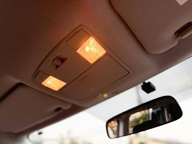 MPV 23C スポーティパッケージ Uスタイル 禁煙車 両側パワースライドドア 純正OPナビ バックカメラ HIDヘッドライト フォグ ミラーウインカー 17インチアルミ キーレス フルオートエアコン 8人乗り ブラックインテリア オットマン(41枚目)