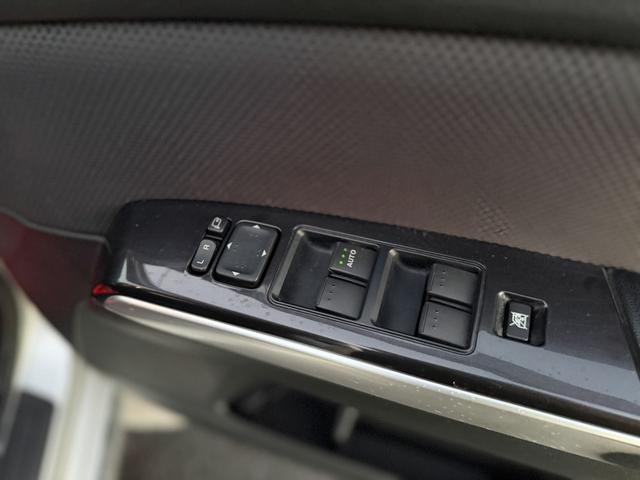 MPV 23C スポーティパッケージ Uスタイル 禁煙車 両側パワースライドドア 純正OPナビ バックカメラ HIDヘッドライト フォグ ミラーウインカー 17インチアルミ キーレス フルオートエアコン 8人乗り ブラックインテリア オットマン(55枚目)