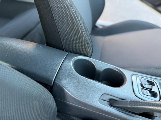 車内の臭いにもこだわってます！　車両の入庫チェックを行う担当者は非喫煙者を必ず配置し　タバコ臭　がない車両にこだわって販売をしております。臭いに関しても満足して頂ける高品質を維持しております！