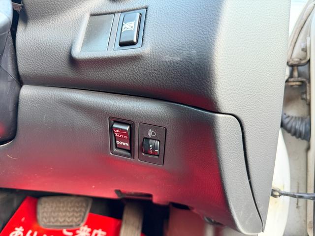 自動車保険もお任せ下さい！　レッカー手配や事故対応・交渉なども承ります。　購入後も安心してカーライフを過ごせるよう全力でサポートさせて頂きます。　自賠責保険の即日発行も可能です♪