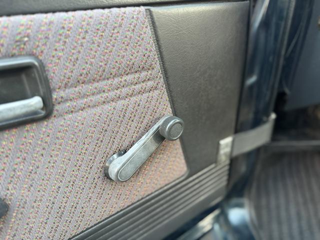 ジムニー ワイルドウインドリミテッド　ターボ　４ＷＤ　ＡＴ　ＬＴゴツゴツタイヤ　４ナンバー構造変更車　公認リフトアップ　ショートバンパー　ＡＭＦデッキ　デフロック　ルーフキャリア　レザー調シートカバー　エアコン　パナソニックＥＴＣ（41枚目）