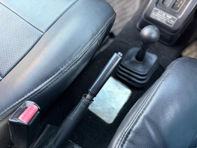 ジムニー ワイルドウインドリミテッド　ターボ　４ＷＤ　ＡＴ　ＬＴゴツゴツタイヤ　４ナンバー構造変更車　公認リフトアップ　ショートバンパー　ＡＭＦデッキ　デフロック　ルーフキャリア　レザー調シートカバー　エアコン　パナソニックＥＴＣ（51枚目）