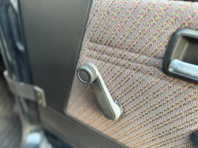 ジムニー ワイルドウインドリミテッド　ターボ　４ＷＤ　ＡＴ　ＬＴゴツゴツタイヤ　４ナンバー構造変更車　公認リフトアップ　ショートバンパー　ＡＭＦデッキ　デフロック　ルーフキャリア　レザー調シートカバー　エアコン　パナソニックＥＴＣ（62枚目）