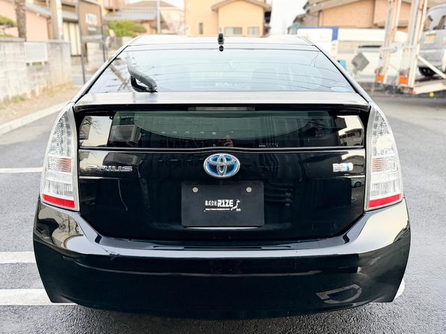 プリウス Ｓ　禁煙車　純正ＯＰメモリーナビ　１セグＴＶ　バックカメラ　フルオートエアコン　電動格納ミラー　ビルトインＥＴＣ　ヘッドライトレベライザー　シートリフター　ミラーウインカー　グレーインテリア　ステリモ（7枚目）